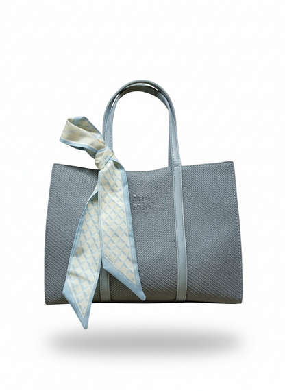 bolso con un lazo