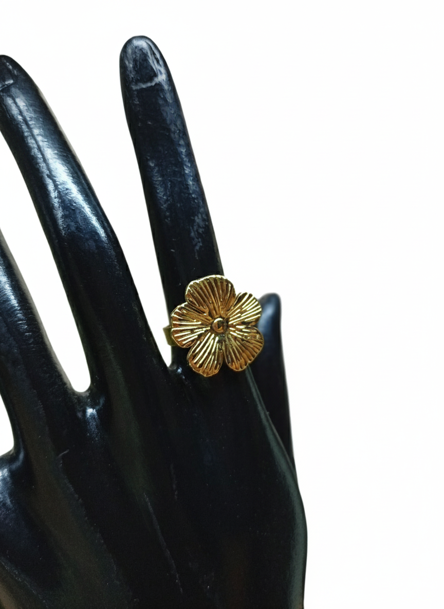 anillo con forma de flor .DV000096