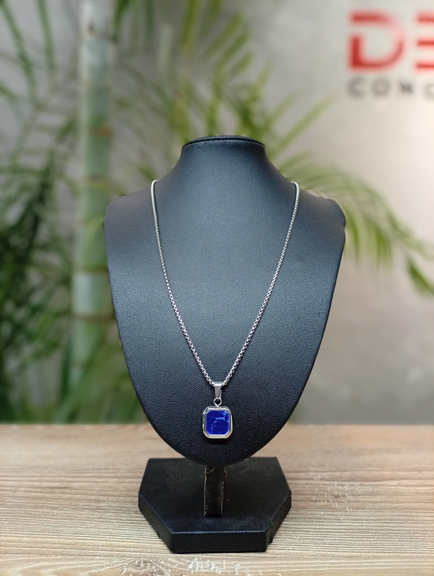 Collar De Piedra Azul Oscuro